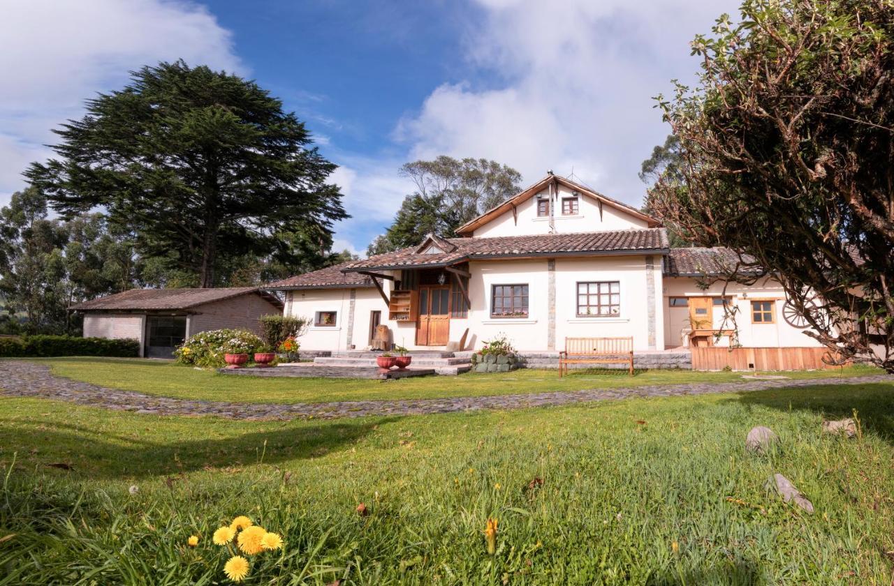 Hosteria Papagayo Cotopaxi Machachi Exterior photo